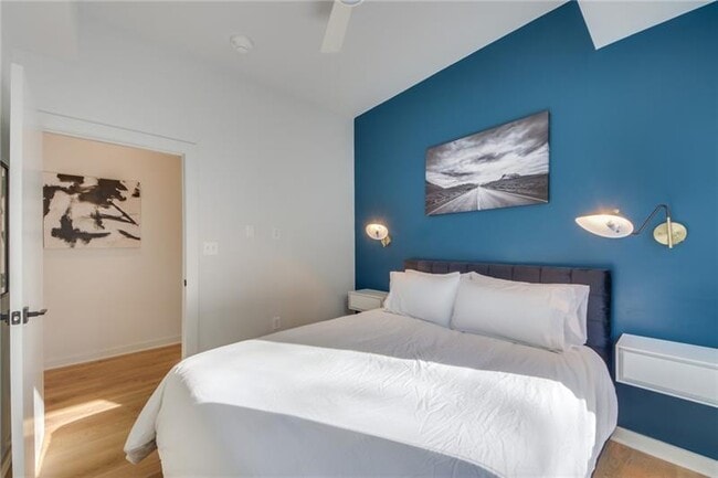 Building Photo - 208 12th St NE