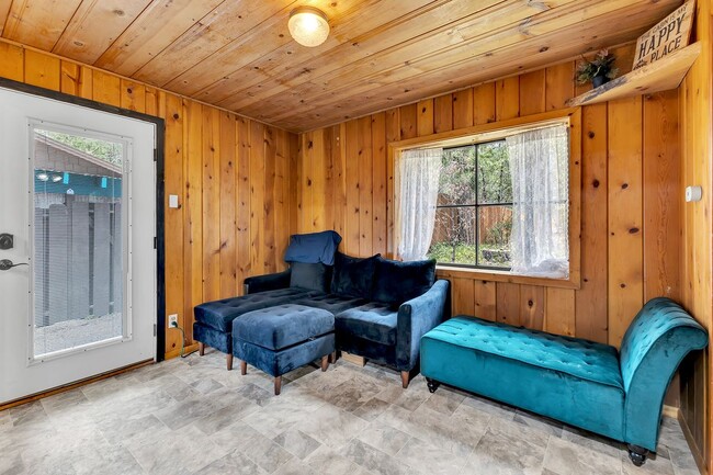 Building Photo - 54105 S Circle Dr