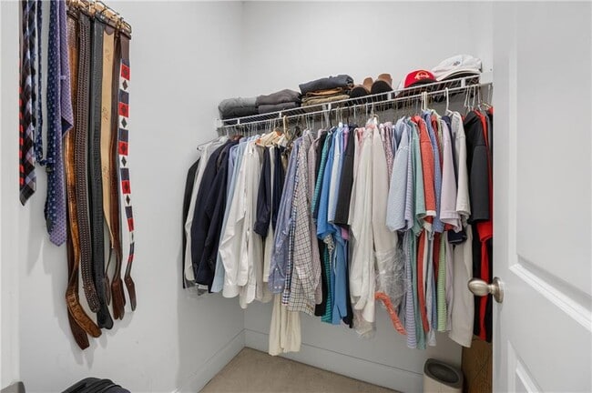 Building Photo - 6529 Beacon Dr