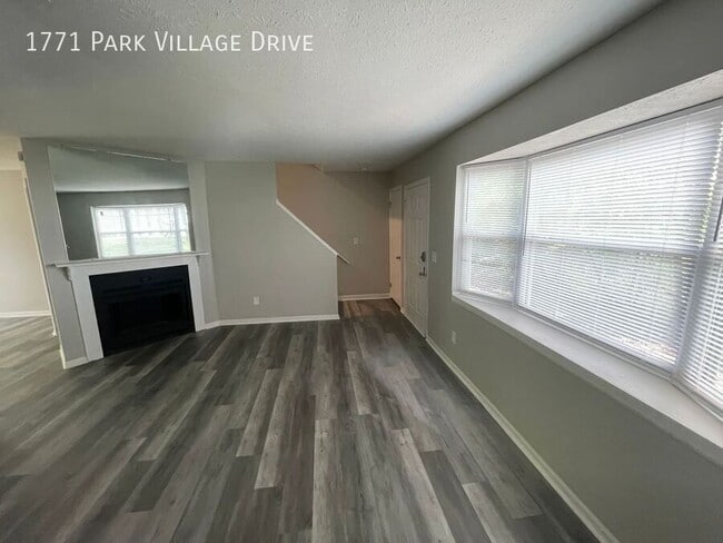 Building Photo - 1771 Park Village Dr