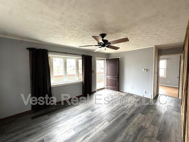 Building Photo - 727 Dale St