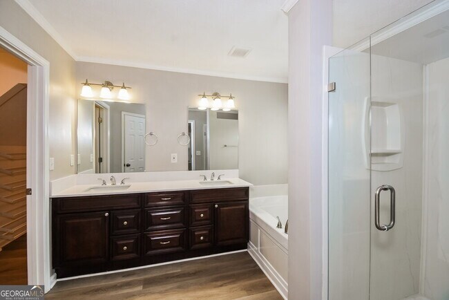 Building Photo - 2105 Caneridge Dr
