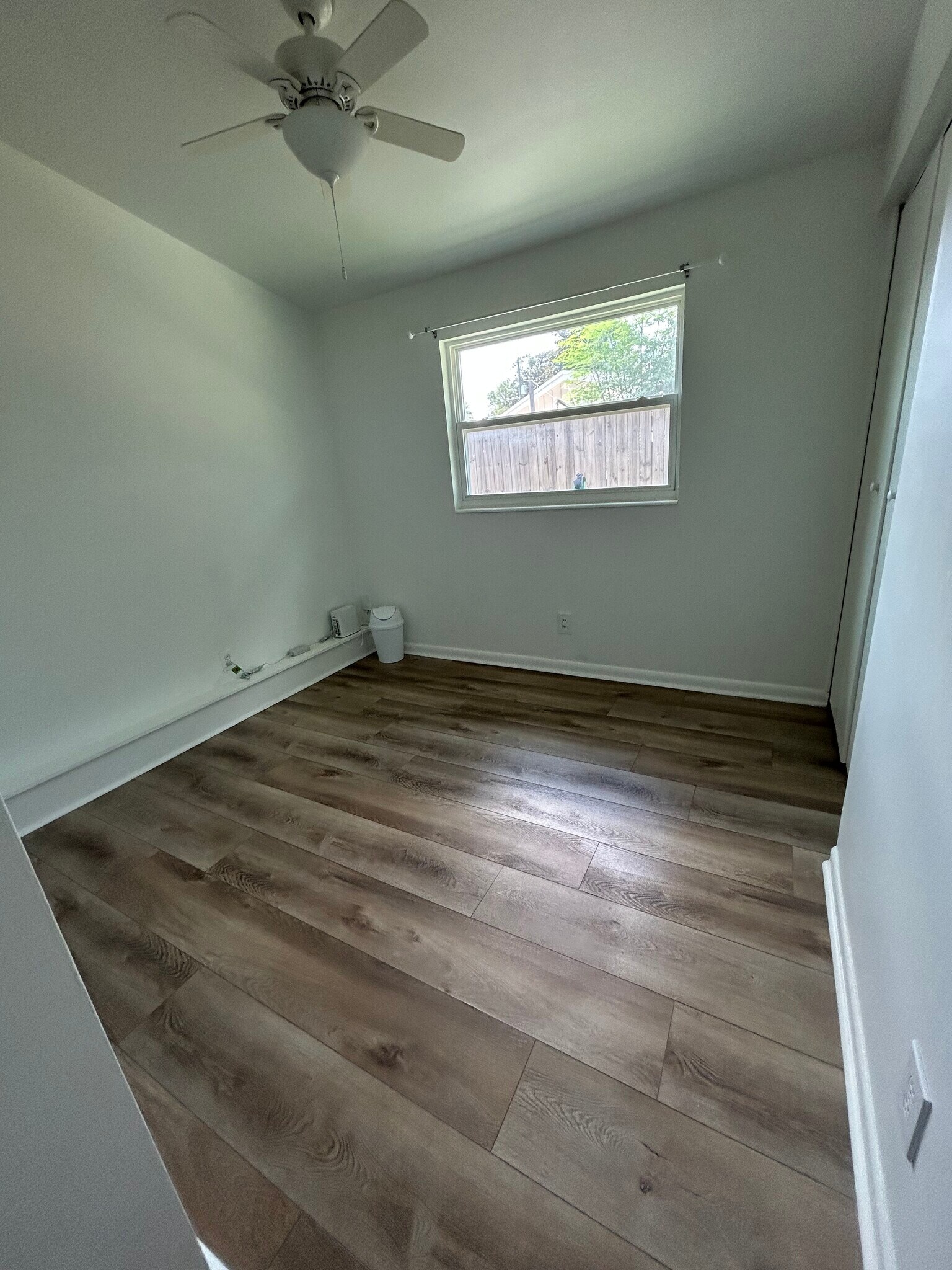 Building Photo - 2856 Tulip Cir E