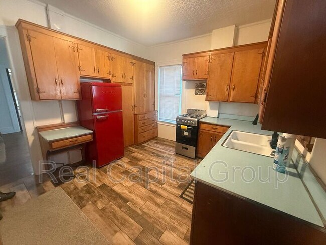 Building Photo - 26 Edmonds St