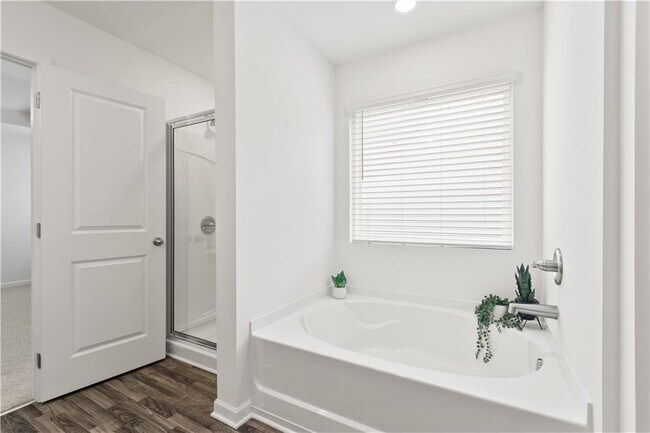 Building Photo - 220 Bloomfield Cir
