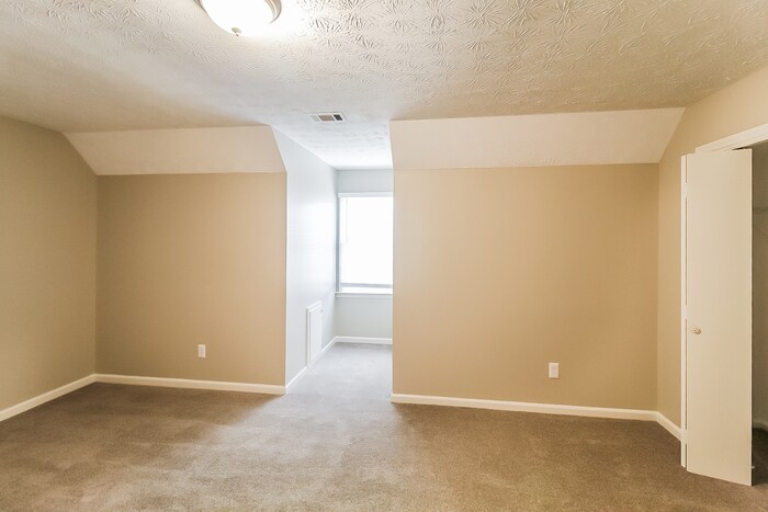 Building Photo - 4861 Hull Rd SE