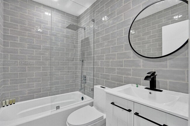 Building Photo - 725 Harrison St