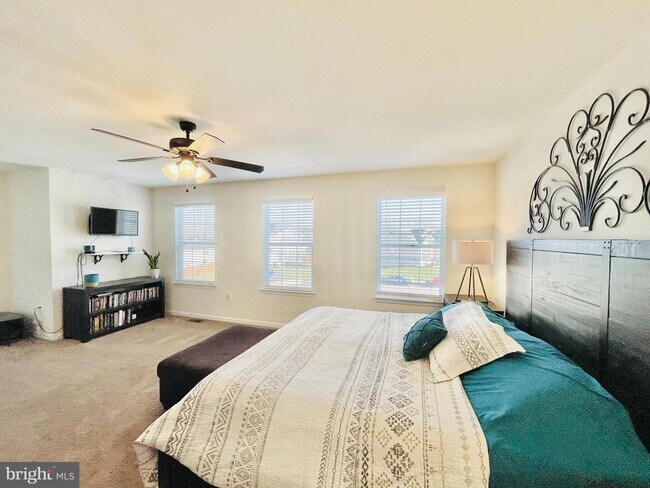 Building Photo - 73 Wellspring Dr