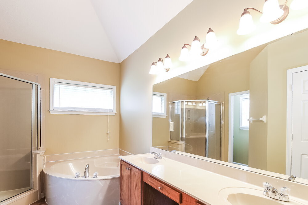 Building Photo - 10156 Lynham Dr