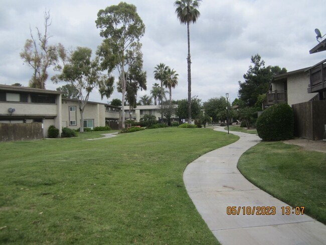 Building Photo - SPACIOUS 2 STORY CONDO
