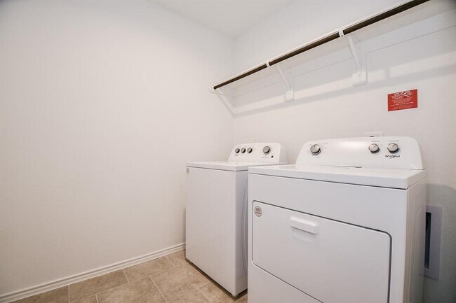 Building Photo - 1106 Cattle Chute Ct