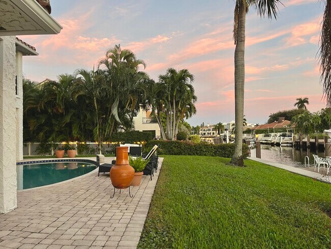 Building Photo - 950 Bolender Dr