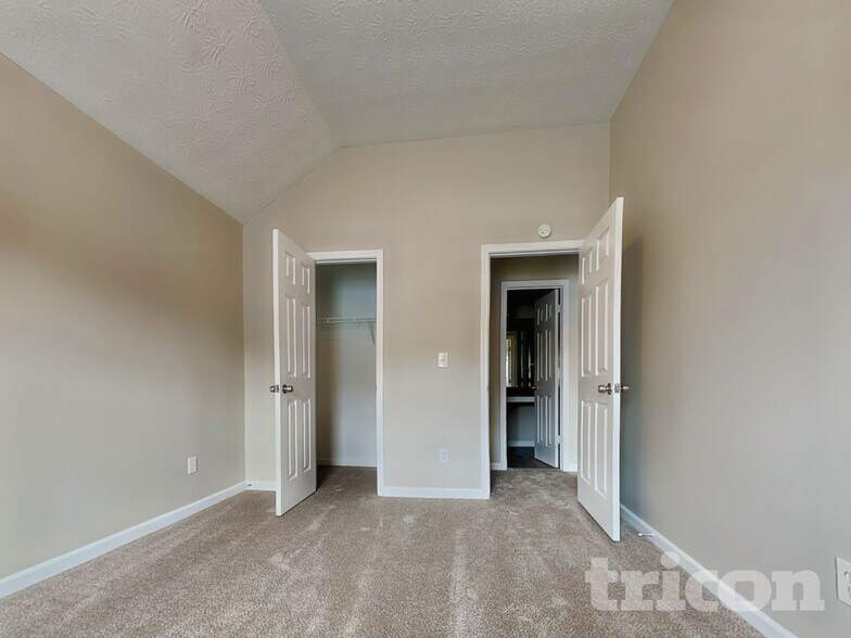Building Photo - 4026 Gail Lee Terrace SW