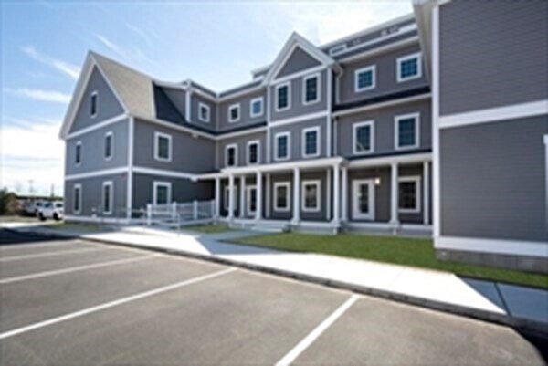 Building Photo - 50 Country Way