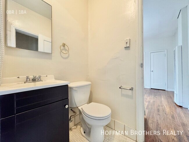 Building Photo - 838 Sanborn Ave