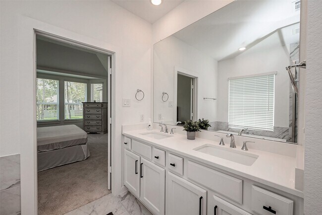 Building Photo - 430 W Cascade Heights Dr