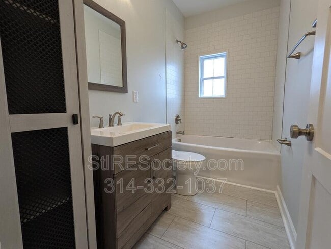 Building Photo - 2206 Blendon Pl