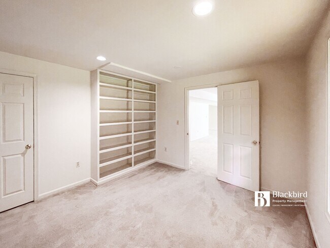 Building Photo - 15412 Overlea Ct