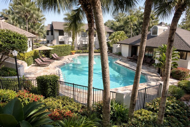 Building Photo - Gorgeous first floor 2/2 condo x Rent @  Winter Park in front of Full Sail!