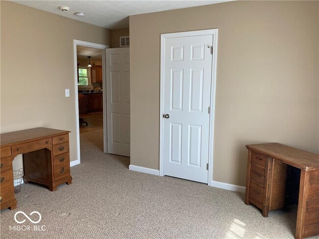 Building Photo - 10201 N 150 E