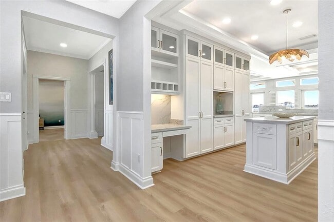 Building Photo - 644 Boca Ciega Isle Dr