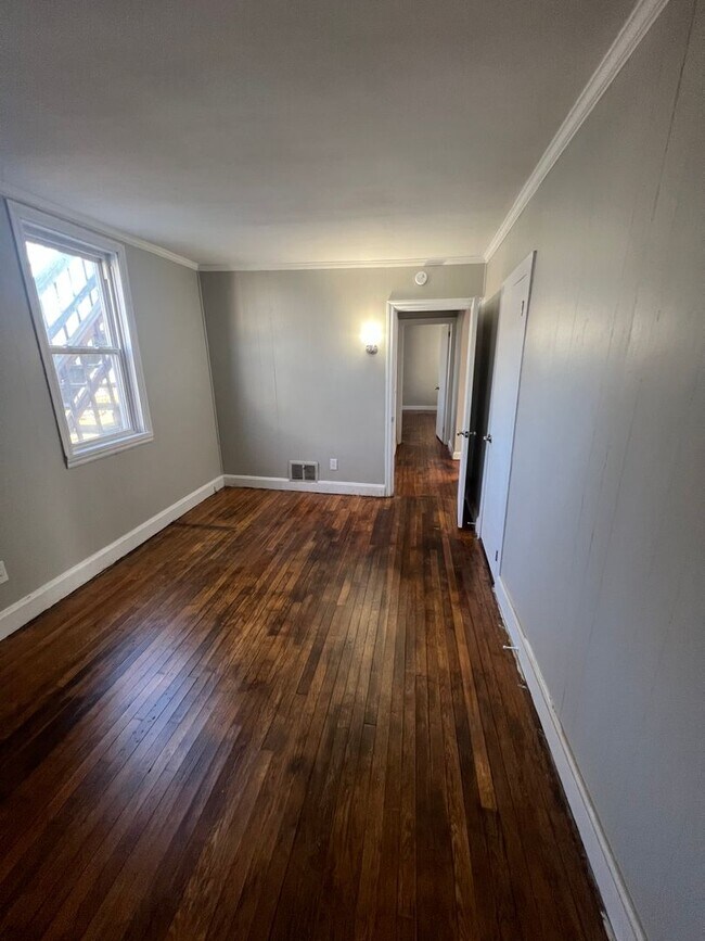 Building Photo - 1878 Spring Rd