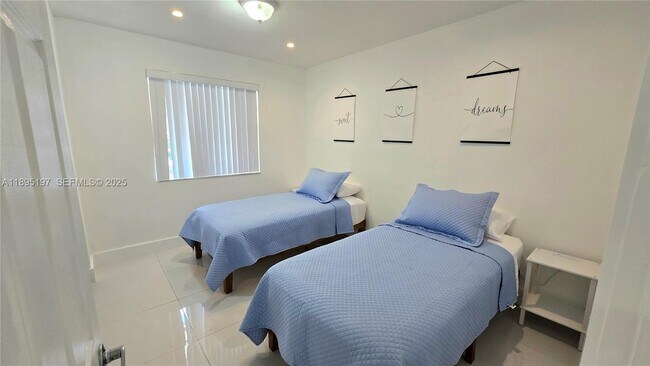 Building Photo - 9331 SW 27th St