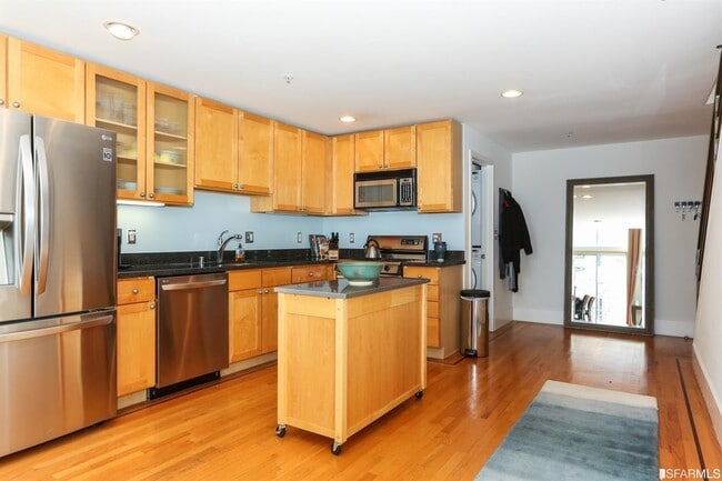 Building Photo - 468 Tehama St