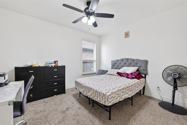 Building Photo - 6515 Sterling Shores Ln