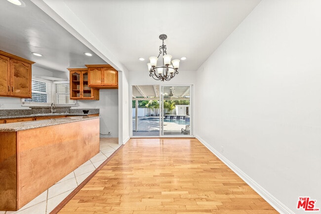 Building Photo - 4221 Stewart Ave