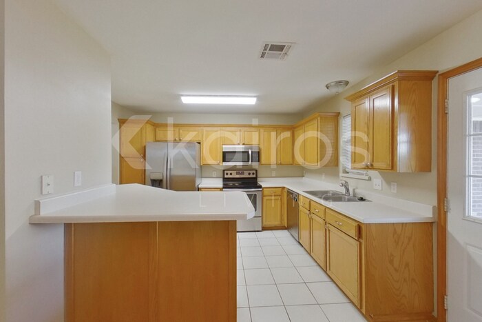 Building Photo - 1129 NE 8th St