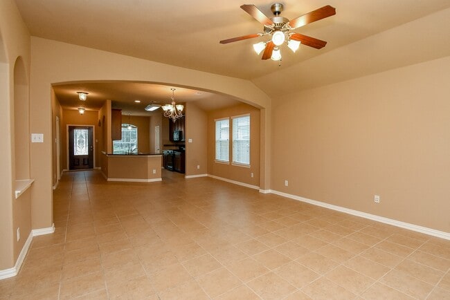 Building Photo - 26923 Glacier Creek Dr