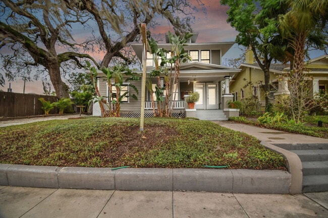 Building Photo - 215 S Howard Ave