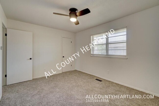 Building Photo - 10333 Fairfax Ln