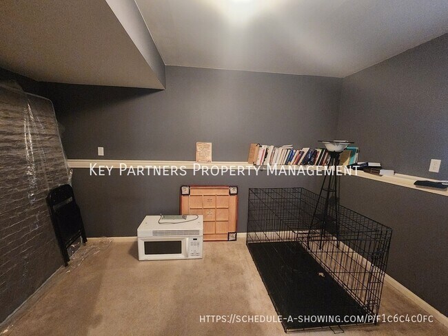 Building Photo - 15375 S Constance St