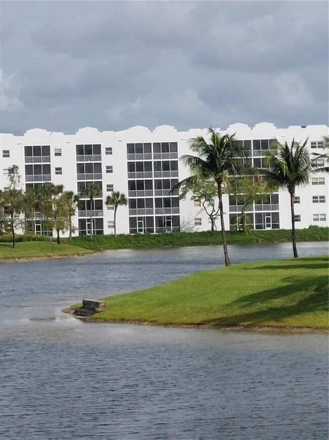 Building Photo - 10710 NW 66th St