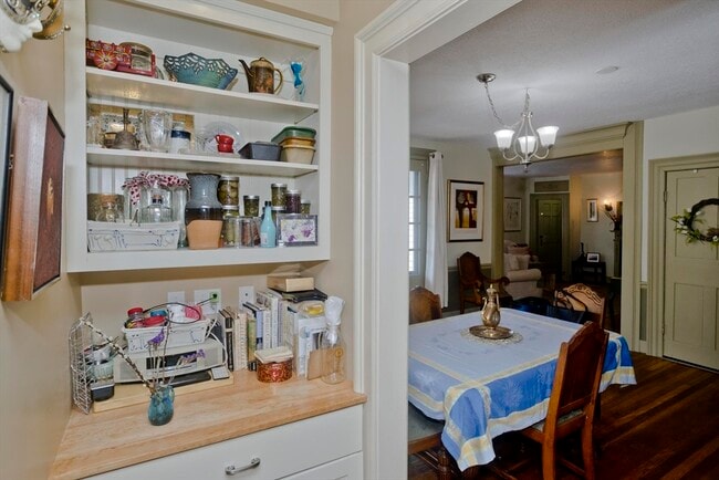 Building Photo - 25 Woodbridge St