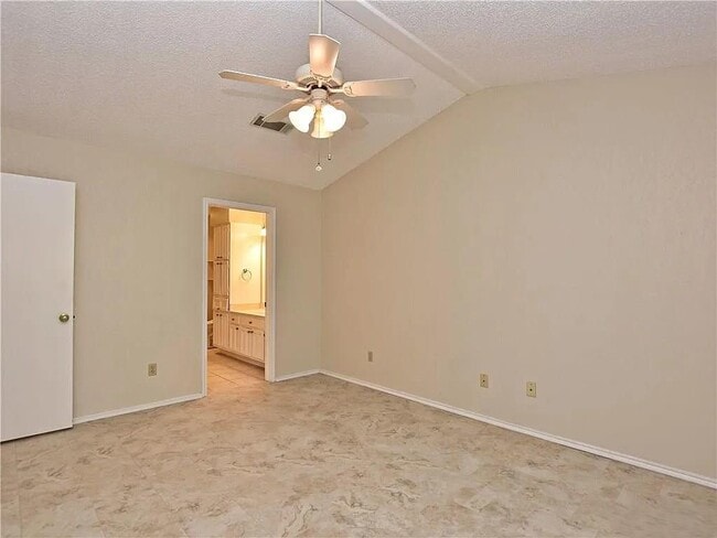 Building Photo - 1202 Thorpe Ln