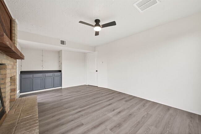 Building Photo - 710 Beechbend Dr