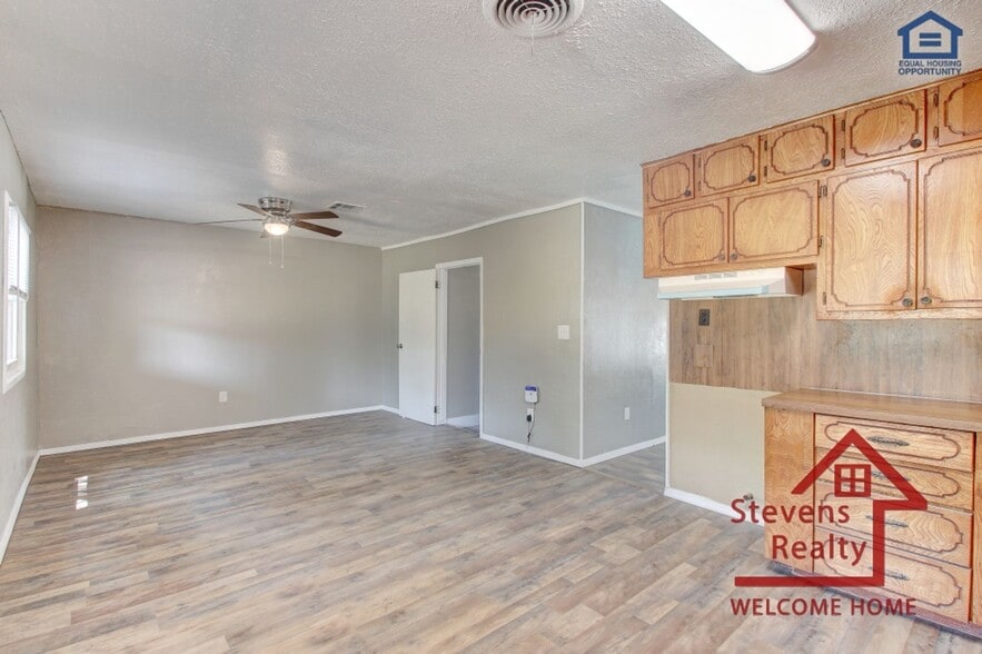 Building Photo - 2316 NW 28th St