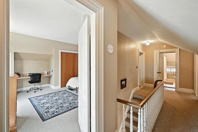 Building Photo - 14 Maple St