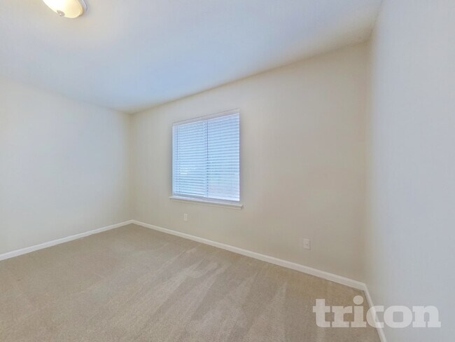 Building Photo - 3182 Lake Monroe Rd