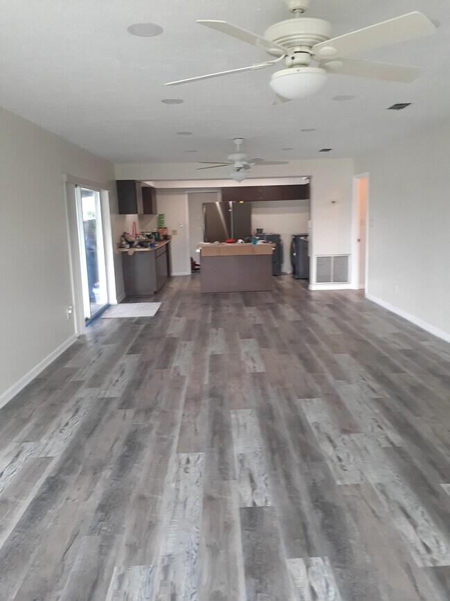 Building Photo - 4407 2nd Isle Dr
