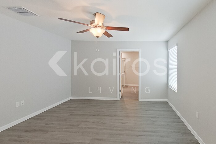 Building Photo - 8645 SW 44th Ct