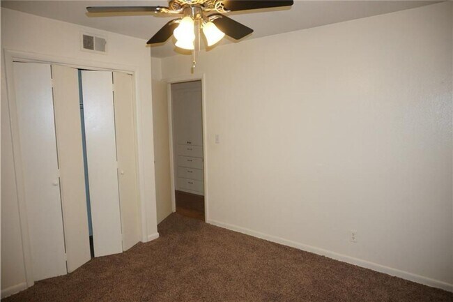 Building Photo - Beautiful 3 Bed 1.5 Bath in Midwest City