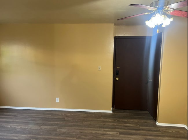 Building Photo - Grovewood Avenue