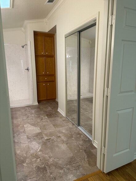 Building Photo - 1520 Indian Trl