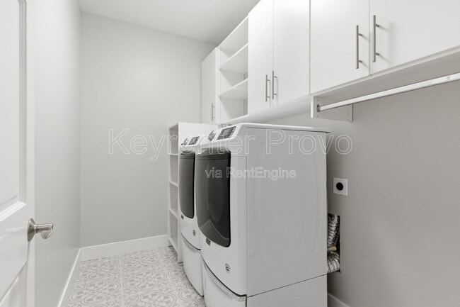 Building Photo - 5069 N River Park Way