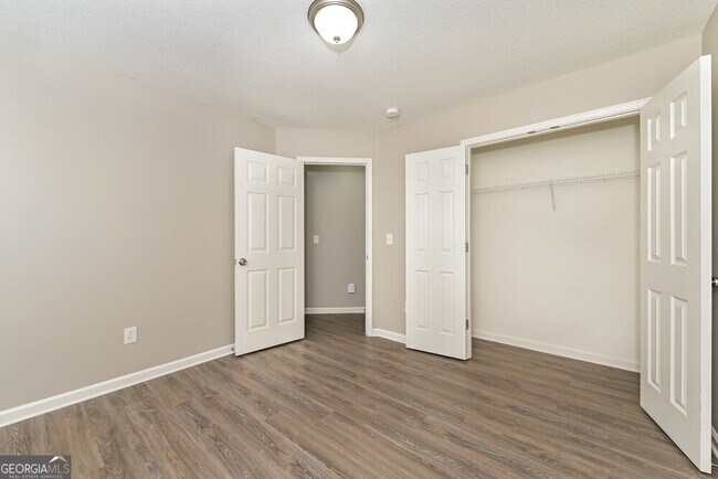 Building Photo - 8560 Guthrie Dr