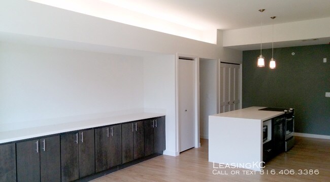 Building Photo - 63 Brookside